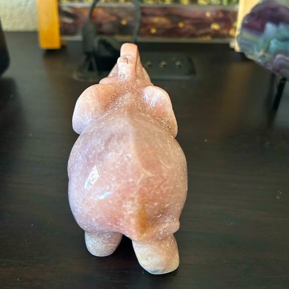 Pink Amethyst Elephant - Picture 2 of 3